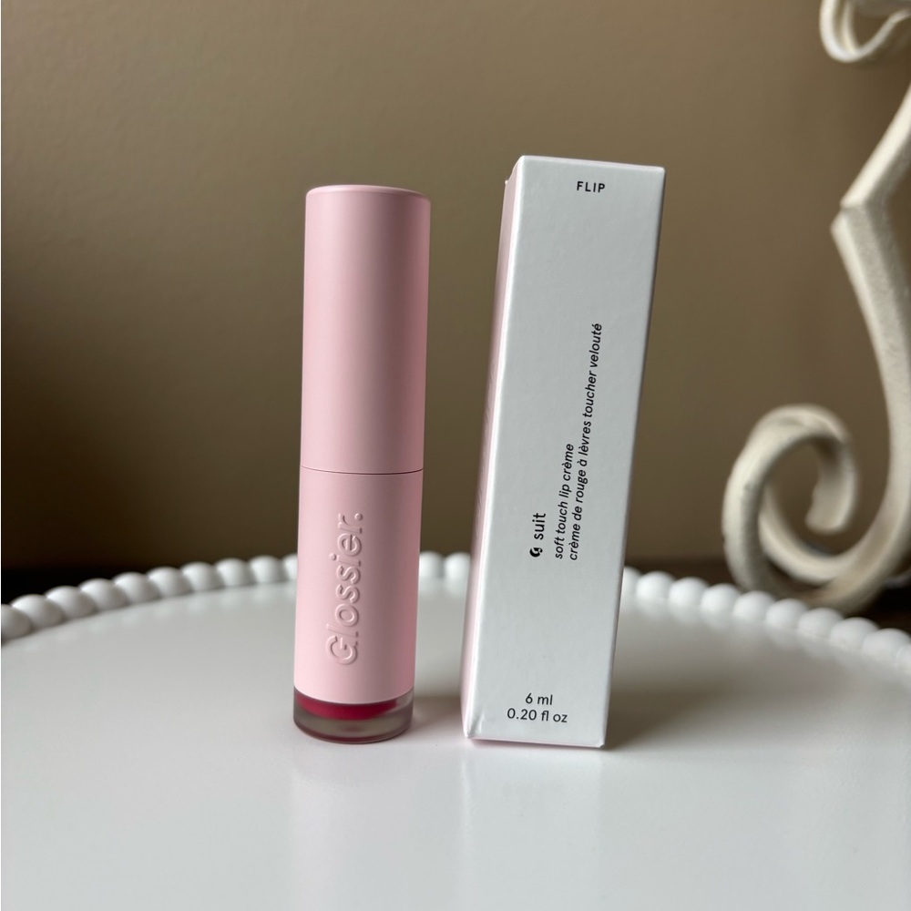 Glossier G Suit Soft Touch Lip Crème